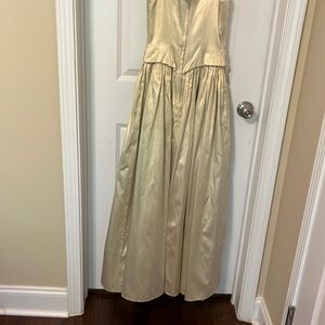 The perfect prom or bridesmaid dress!